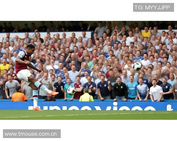 足球明星拼接壁纸图展现球场魅力与激情的完美结合